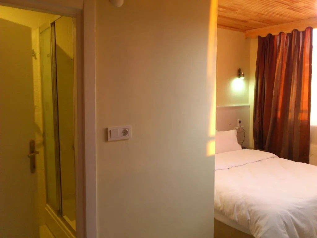 Pera Main Hotel Istanboel